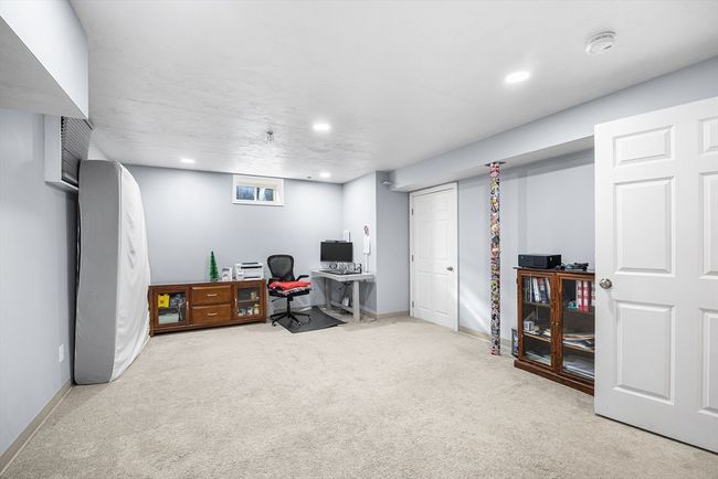 UNIT-28 - 22 Highland Rd, Condo with 3 bedrooms, 3 bathrooms and 2 parking in Raynham MA | Image 28