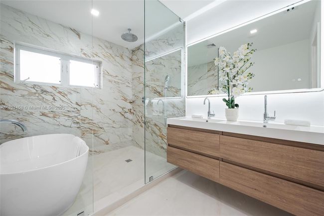 5211 Granada Blvd, House other with 4 bedrooms, 3 bathrooms and null parking in Coral Gables FL | Image 12