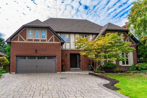 1340 Greeneagle Dr, Oakville, ON, L6M2M9 | Card Image