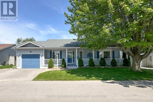 17 Fairway Drive, Clarington (Newcastle), ON, L1B1B3 | Card Image