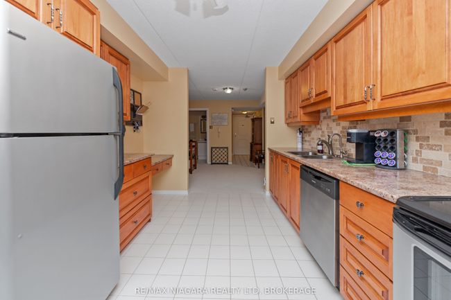 206 - 6704 Thorold Stone Rd, Condo with 2 bedrooms, 2 bathrooms and 1 parking in Niagara Falls ON | Image 12