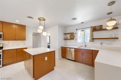 1620 S 15th St, Las Vegas, NV, 89104-3152 | Card Image