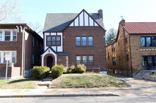 2s-404 S Hanley Road 2s, Saint Louis, MO, 63105 | Card Image