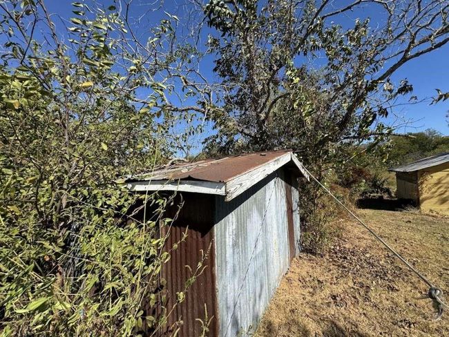 948 S Williamson St, House other with 2 bedrooms, 1 bathrooms and null parking in Giddings TX | Image 4