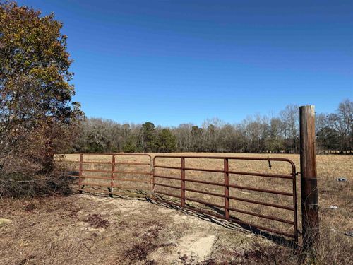 10686 Scott Ave, Manning, SC, 29102-7055 | Card Image