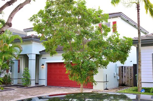 2872 Ne 1st Dr, Homestead, FL, 33033-3030 | Card Image