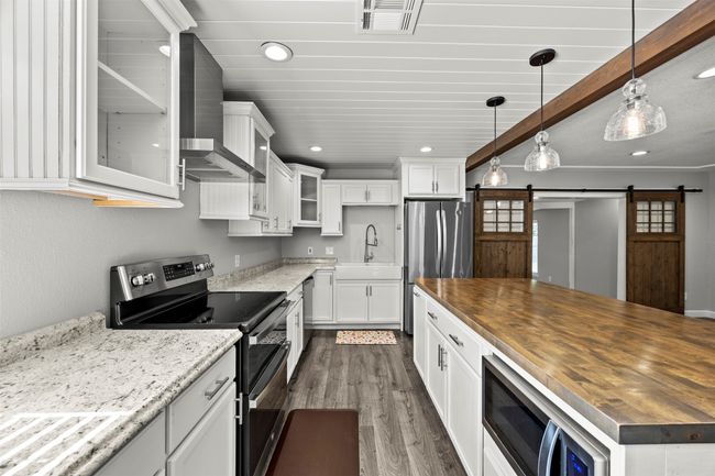 512 Judith St, House other with 3 bedrooms, 2 bathrooms and null parking in Burleson TX | Image 11