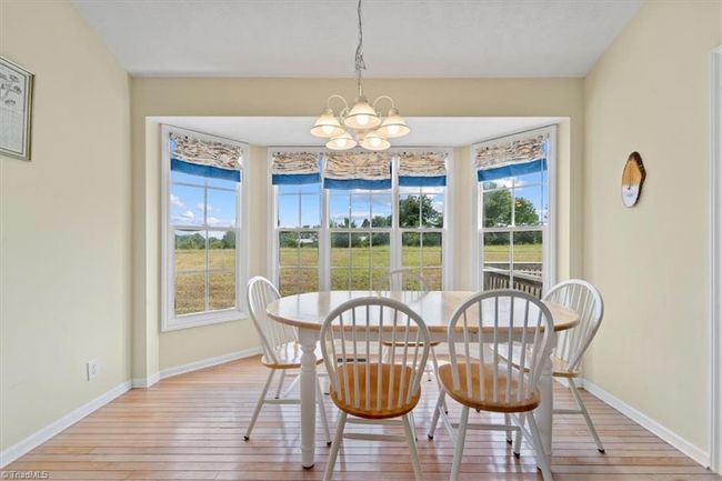 Dining Area | Image 14