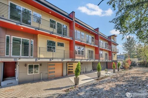 d-3117 Ne 133rd St, Seattle, WA, 98125-4422 | Card Image