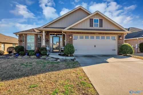 6902 Breyerton Way Se, Owens Cross Roads, AL, 35763-9267 | Card Image