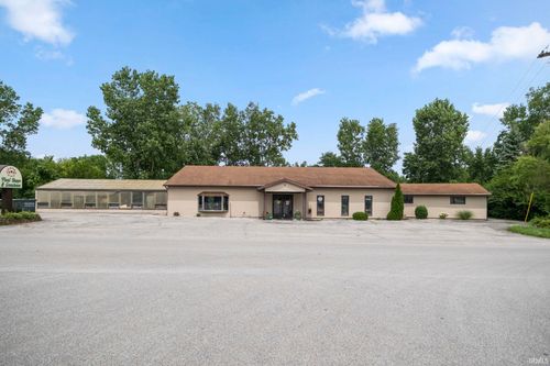 550 W Old Trail Rd, Columbia City, IN, 46725-8085 | Card Image