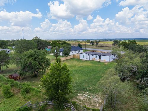 962 Highway 304, Bastrop, TX, 78602-3200 | Card Image
