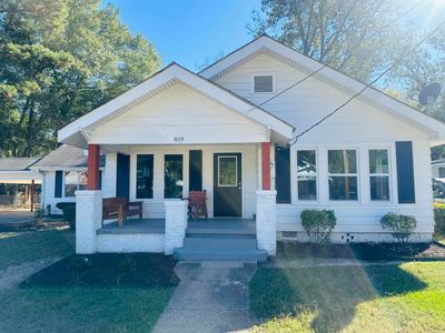 819 Hall Street, House other with 3 bedrooms, 2 bathrooms and null parking in Malvern AR | Image 2