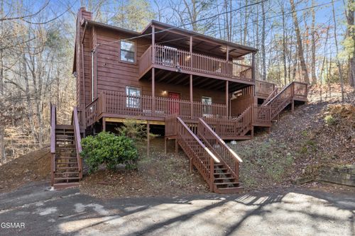 2777 Mountain View Cir, Sevierville, TN, 37862-7533 | Card Image