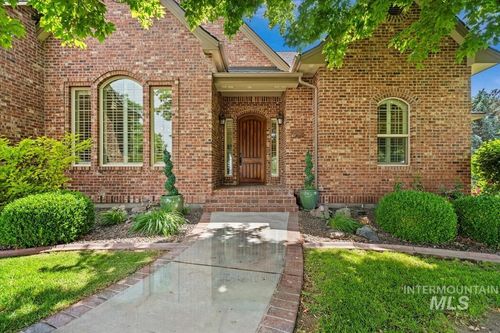 2562 Lauren Dr, Ontario, OR, 97914-5301 | Card Image