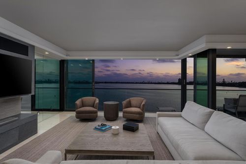 unit-301-3860 Riviera Dr, San Diego, CA, 92109-6371 | Card Image