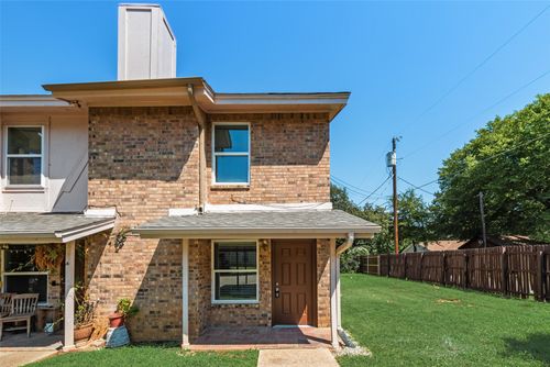 105 Wildwood Ct, Grapevine, TX, 76051-8216 | Card Image