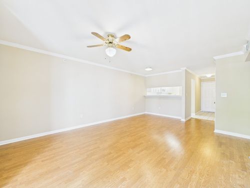 apt-116-501 W 26th St, Austin, TX, 78705-4579 | Card Image