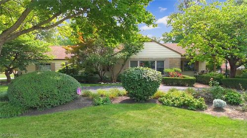 20391 Lake Rd, Rocky River, OH, 44116-1353 | Card Image
