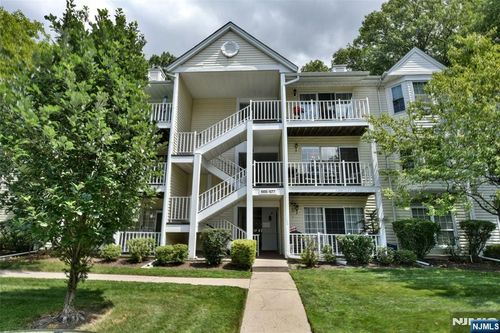 673 Juniper Way, Mahwah, NJ, 07430-3445 | Card Image
