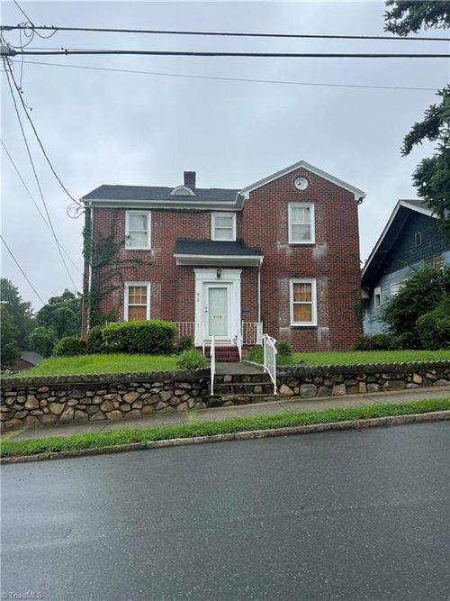 814 N Cameron Ave, Winston Salem, NC, 27101-3314 | Card Image