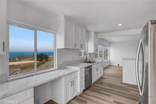 289 Wave St, Laguna Beach, CA, 92651-1457 | Card Image