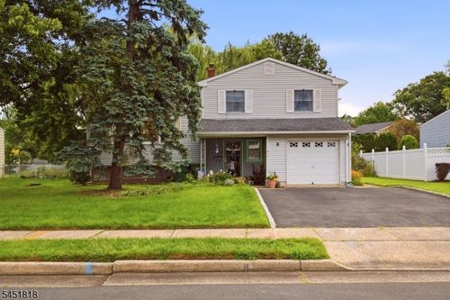 8 Growney St, Edison, NJ, 08817-2313 | Card Image