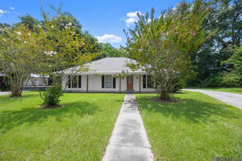 5462 Fairway Dr, Zachary, LA, 70791-2310 | Card Image