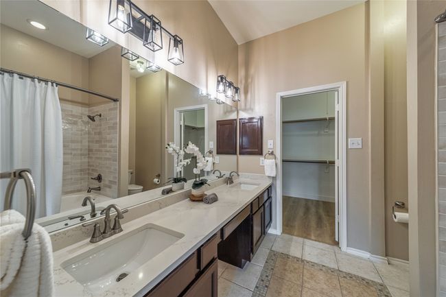 Primary bath | Image 12