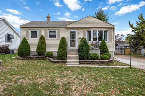 724 Southern Ave, Sarnia, ON, N7T7E3 | Card Image