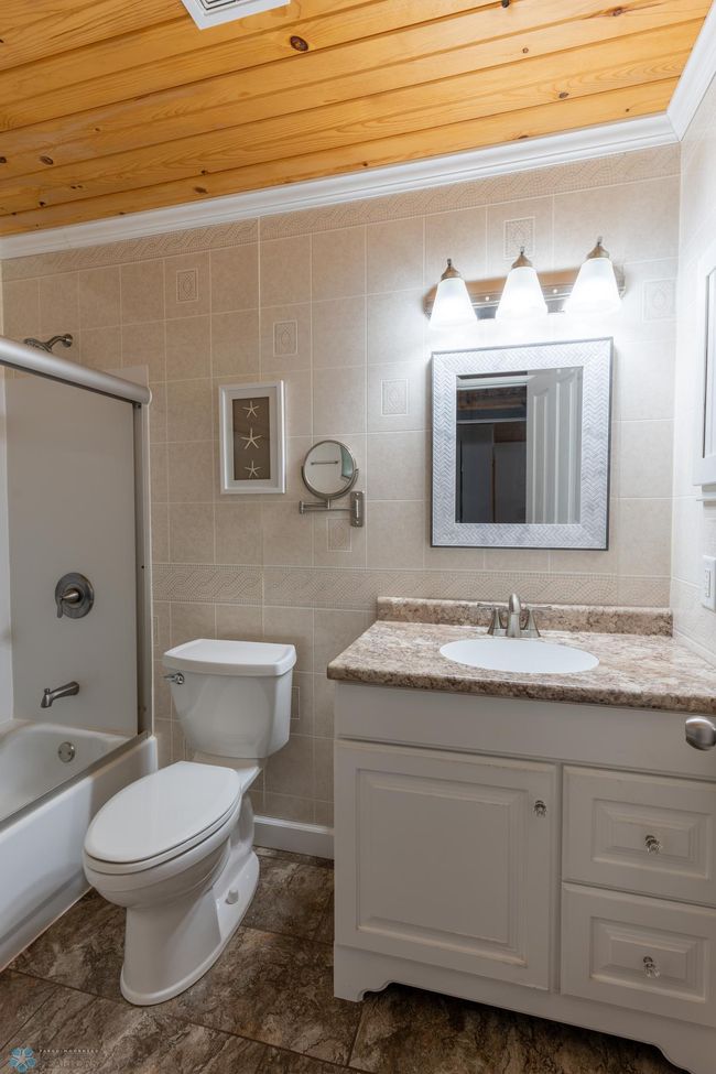 Bathroom | Image 24