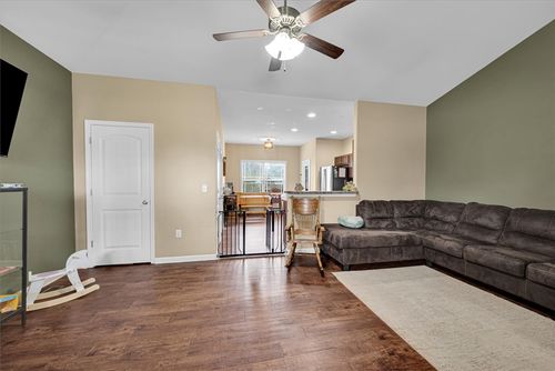 112 W 3rd Ave, Easley, SC, 29640-2840 | Card Image