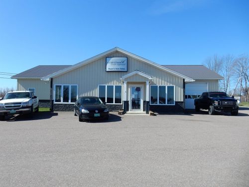 99 Vt Route 105, Newport Center, VT, 05857 | Card Image