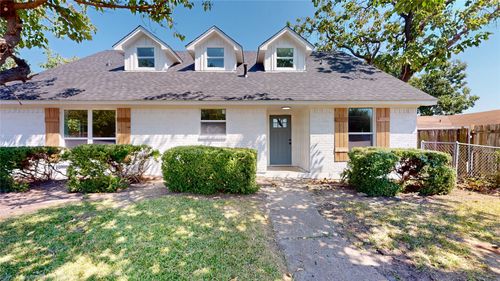 2534 N Saint Augustine Dr, Dallas, TX, 75227-8141 | Card Image