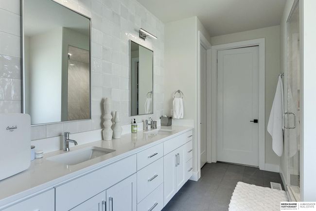 21209 B St, House other with 6 bedrooms, 5 bathrooms and 3 parking in Elkhorn NE | Image 22