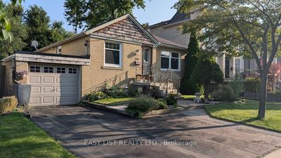 39 Reiner Rd, House other with 3 bedrooms, 2 bathrooms and 3 parking in North York ON | Image 1