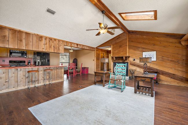 Living Room | Image 10