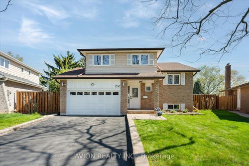 1397 Highgate Crt, Oakville, ON, L6H2V4 | Card Image