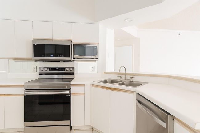 APT-9304 - 3205 Ne 184 Th St, Condo with 2 bedrooms, 2 bathrooms and null parking in Aventura FL | Image 9