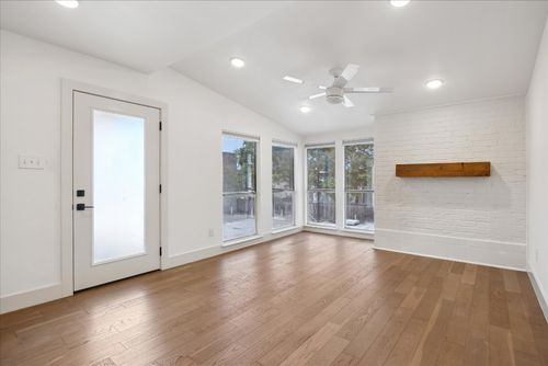 apt-231-909 Reinli St, Austin, TX, 78751-1511 | Card Image