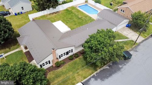 605 Prospect Ave, Shippensburg, PA, 17257-8988 | Card Image