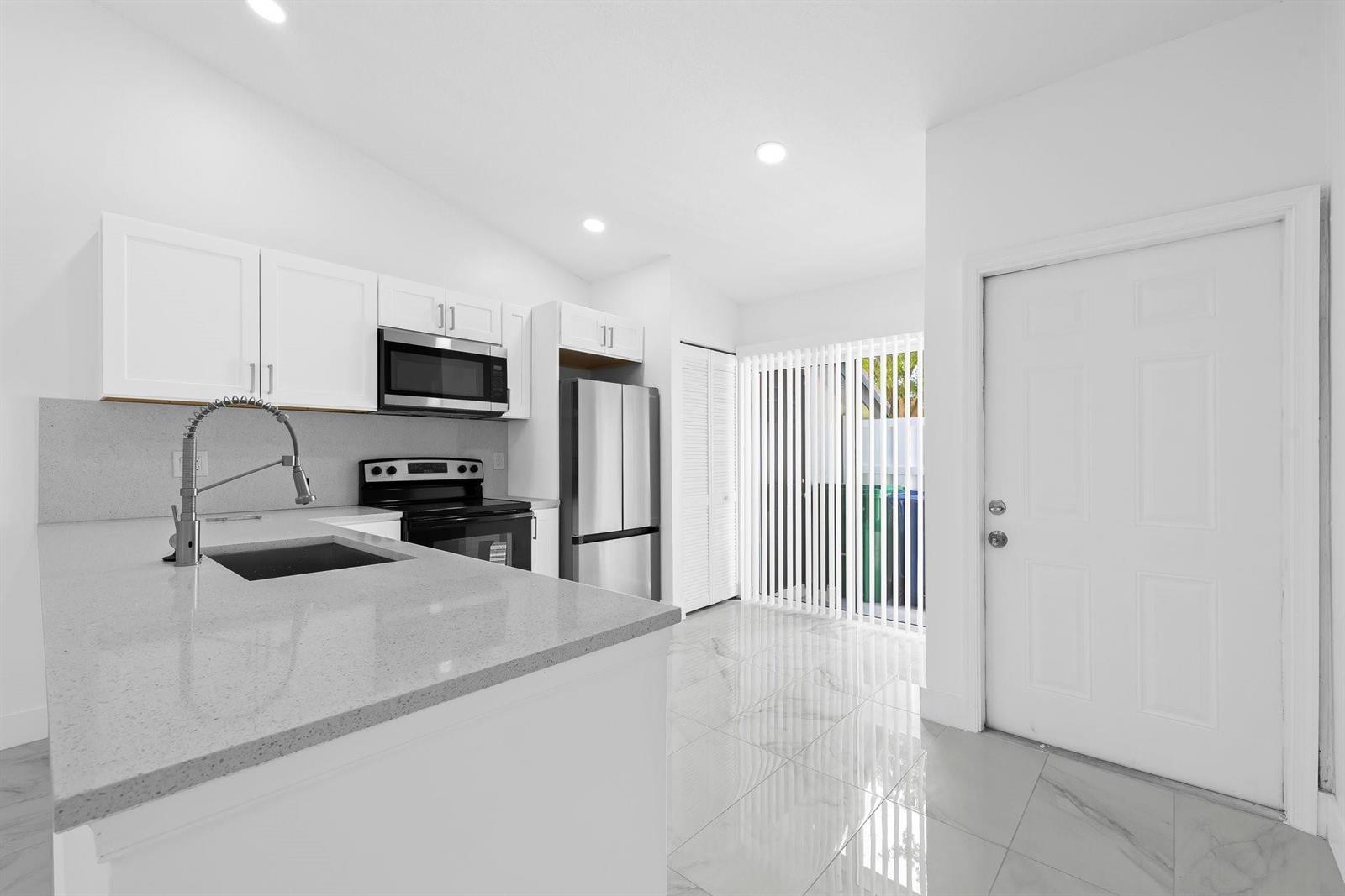 Residential Lease in Coral Springs 4