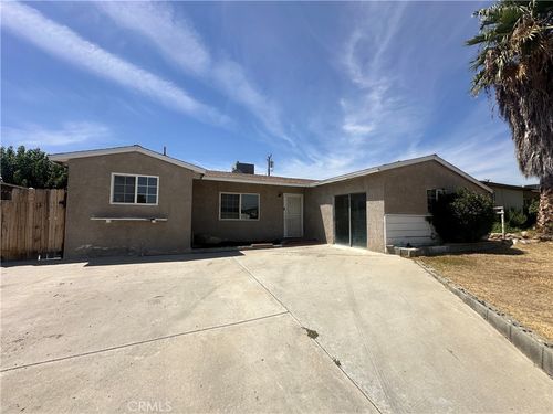 912 Meadows, Bakersfield, CA, 93306 | Card Image