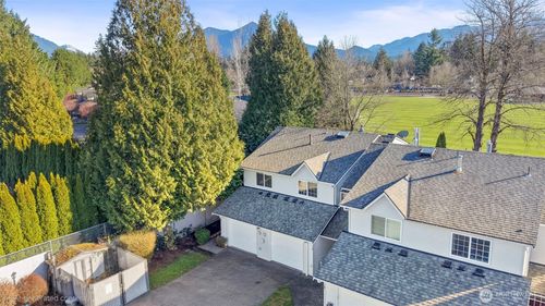 a20-315 E Park St, North Bend, WA, 98045-8121 | Card Image