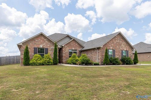 26652 Fox Cove Trl, Athens, AL, 35613-7767 | Card Image