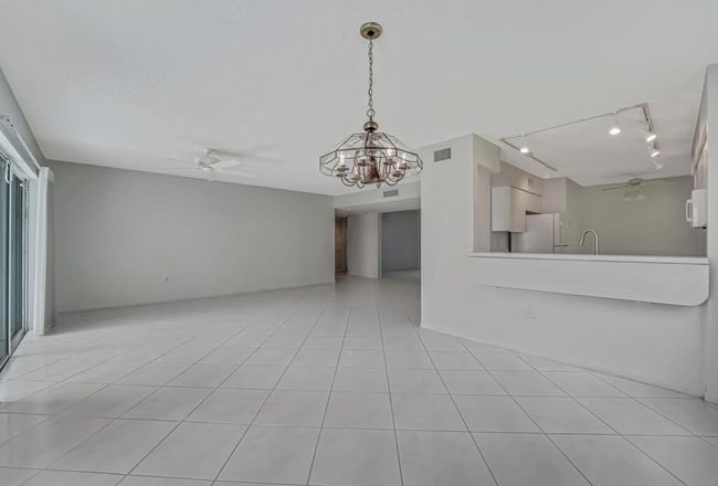 APT-101 - 7372 Lake Meadow Way, Condo with 3 bedrooms, 2 bathrooms and null parking in Boynton Beach FL | Image 11