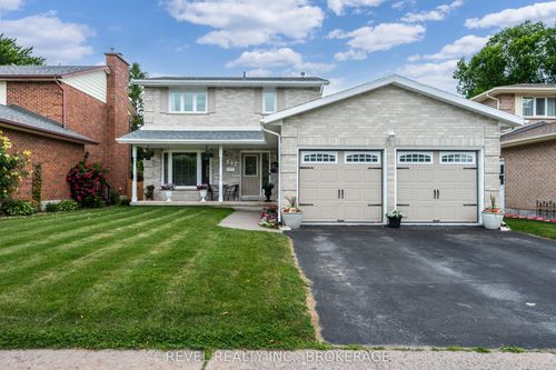 842 Lancaster Dr, Kingston, ON, K7P1R6 | Card Image
