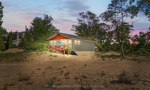 7403 Sanderson Rd, Port Franks, ON, N0M2L0 | Card Image