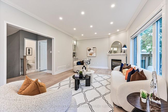 70 Macrill Rd, House other with 5 bedrooms, 5 bathrooms and 5 parking in Markham ON | Image 12