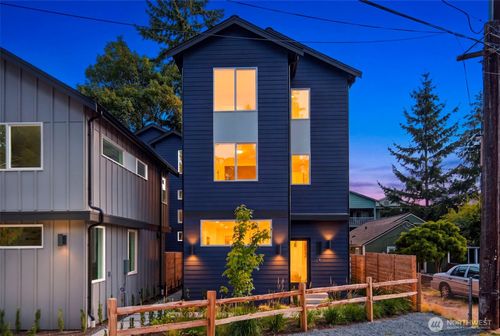 12032 Hiram Pl Ne, Seattle, WA, 98125-5324 | Card Image